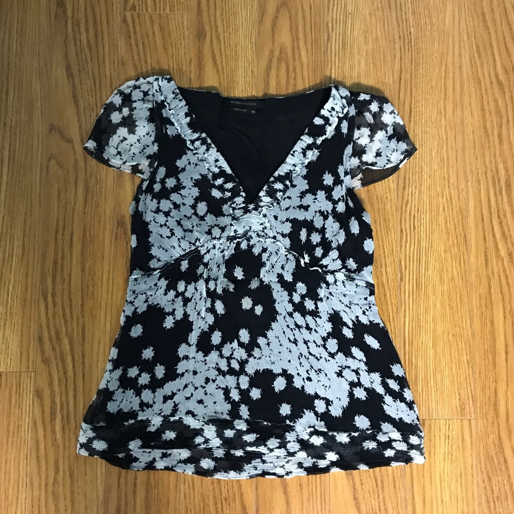 BCBG Maxazaria Black & White Flutter Sleeve Blouse